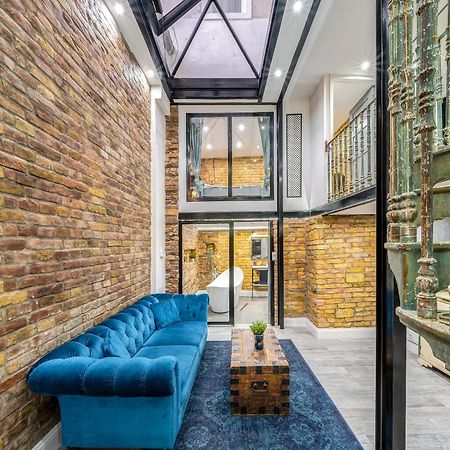 City Center Loft Haven: Modern Elegance บูดาเปสต์ ภายนอก รูปภาพ