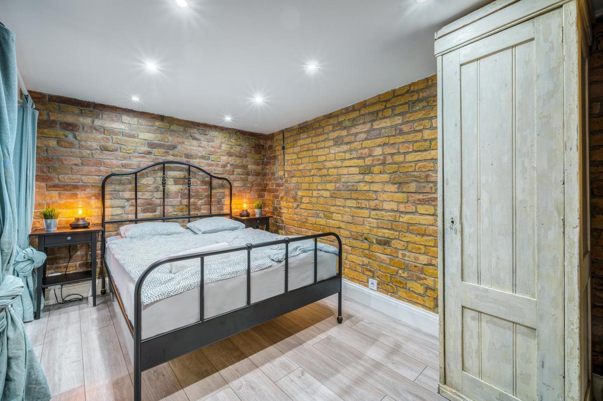 City Center Loft Haven: Modern Elegance บูดาเปสต์ ภายนอก รูปภาพ