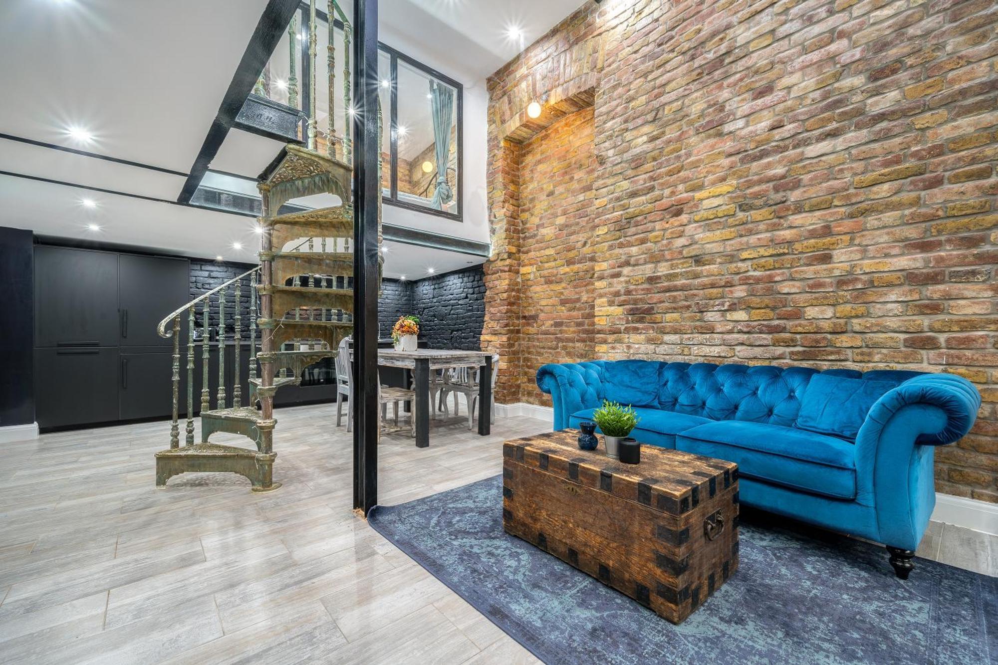 City Center Loft Haven: Modern Elegance บูดาเปสต์ ภายนอก รูปภาพ