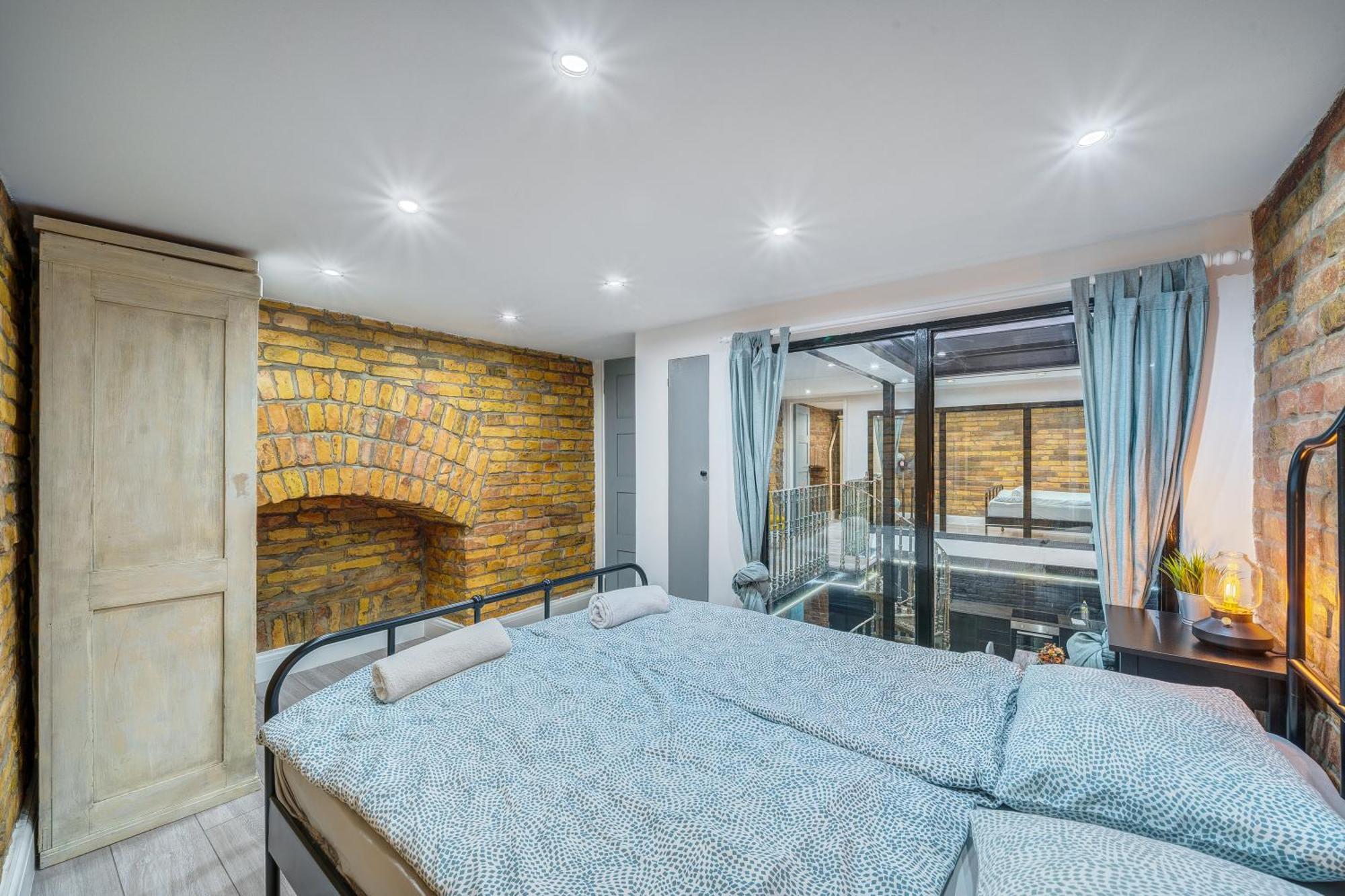 City Center Loft Haven: Modern Elegance บูดาเปสต์ ภายนอก รูปภาพ