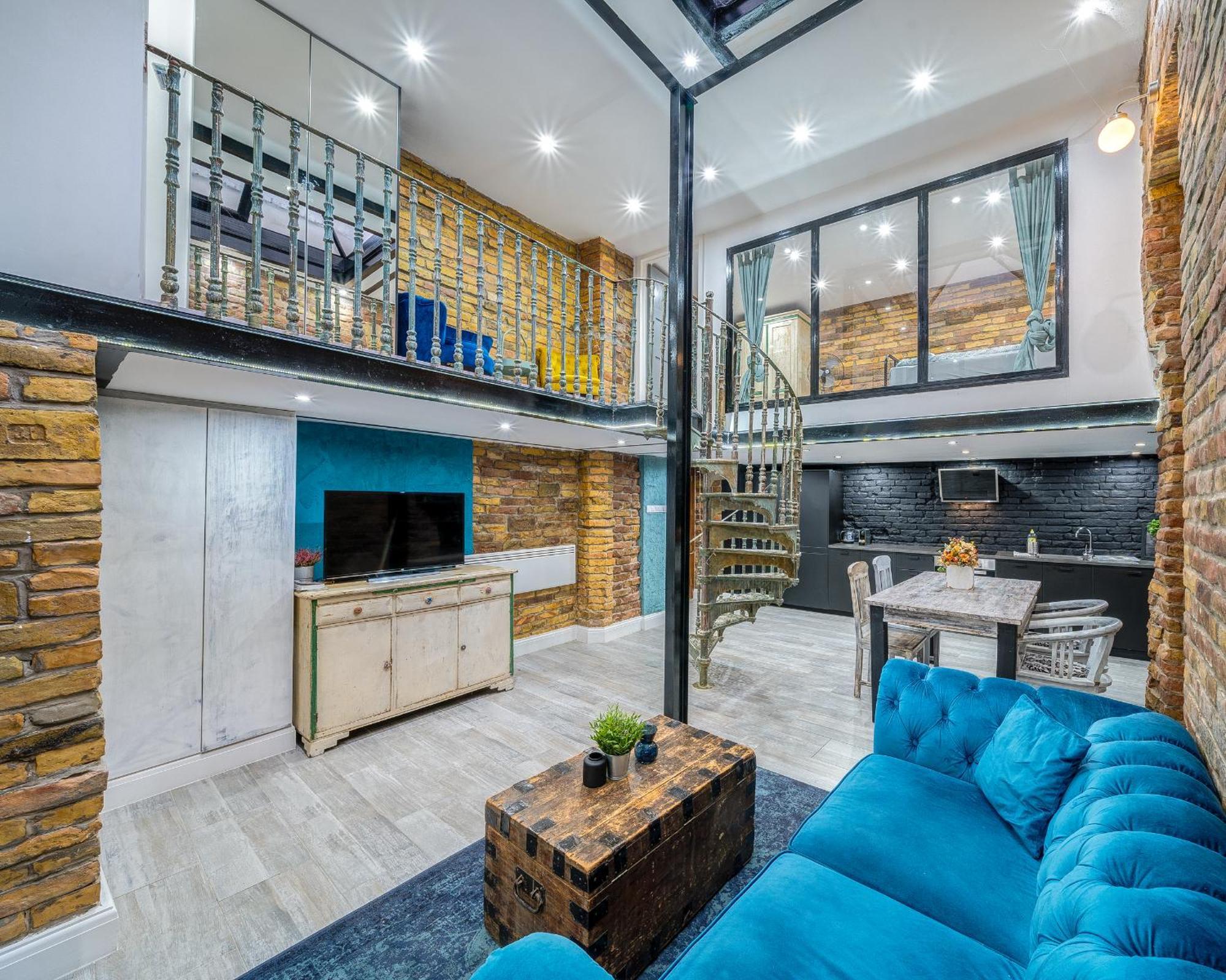 City Center Loft Haven: Modern Elegance บูดาเปสต์ ภายนอก รูปภาพ